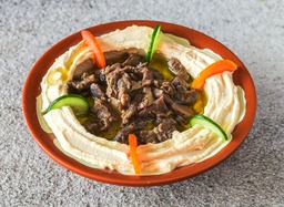 hummus with shawarma